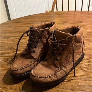 Dexter Brown Chukka Boots with Moccasin Stitching size 9